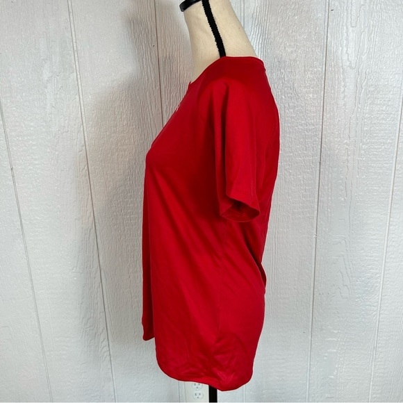 NEW Under Armour Red Heat Gear Loose Fit Top Medium - Picture 6 of 12